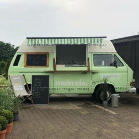 Historischer Eiswagen VW Bulli für Sommerfest Catering